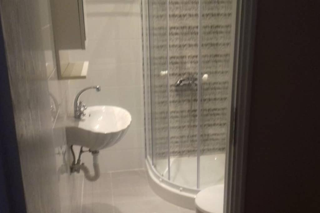 Paris House 1 Apartment Patras Ngoại thất bức ảnh