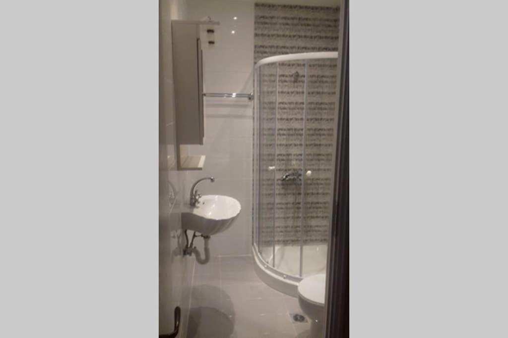 Paris House 1 Apartment Patras Ngoại thất bức ảnh