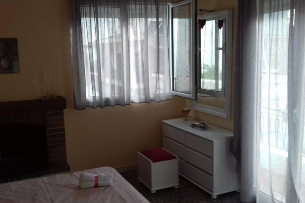 Paris House 1 Apartment Patras Ngoại thất bức ảnh